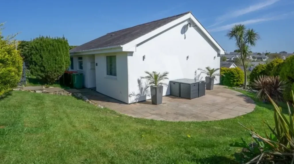 What Defines the Market for Holiday Cottages Abersoch North Wales?