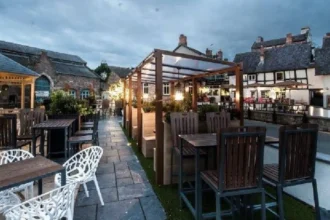What is the historical background of the Wetherspoons Ruthin Wales property