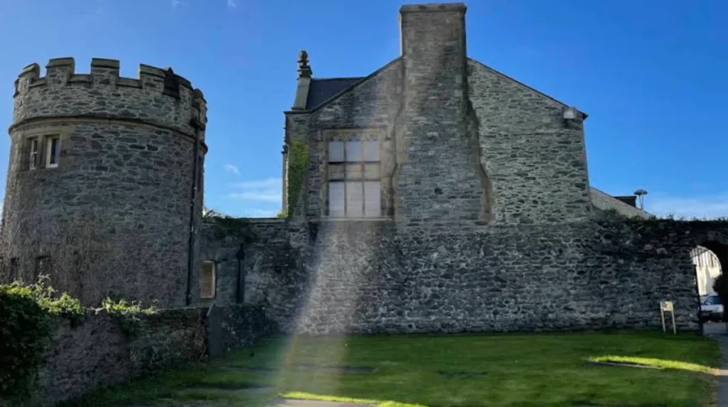 Is Triada Bay Wales the Ultimate Coastal Escape in Anglesey?