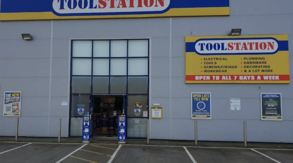 B and Q Newport Wales