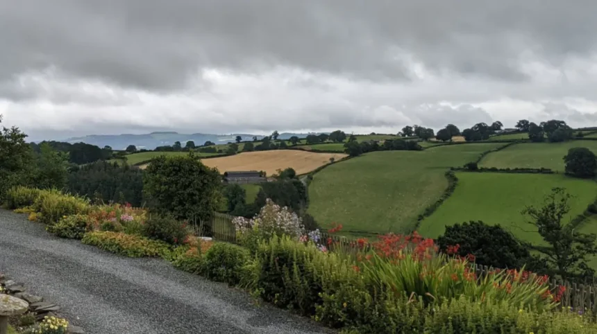 Where Are the Best Places to Stay in Wales with Hot Tub