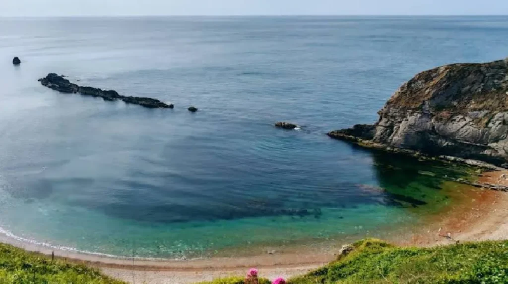 What Is the Green Bridge of Wales and How Was It Formed