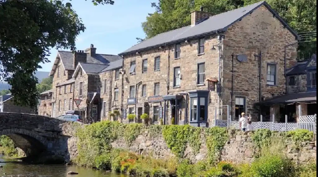 What is the historical background of Greenacres Farm North Wales