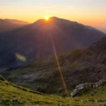 How high is Mount Snowdon and where is it located