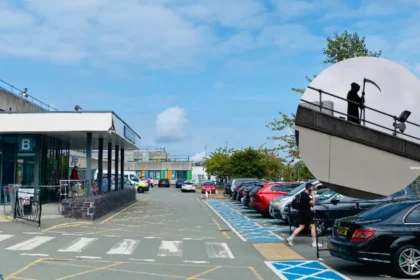 Man Dressed as Grim Reaper Arrested After Hospital Roof Incident in Wales