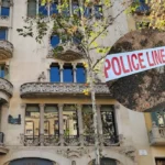 Suspected knife smuggler arrested after Met saws door in Lambeth