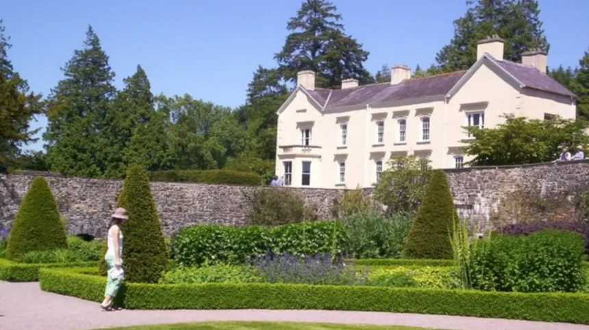 What Makes Aberglasney Wales a Historic Horticultural Landmark