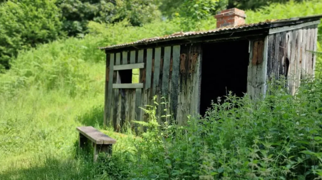 What Is the Geographic and Historical Significance of Corwen Wales