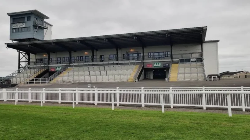 What Makes Ffos Las Racecourse Wales Unique in Modern British Racing