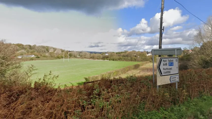 What is the early life and professional background of Lee Byrne in Wales