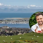 Chef Ellis Barrie leads harbour cookery demos for fishers