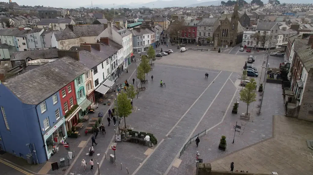 What Is the History and Architecture of Caernarfon Castle in Wales?