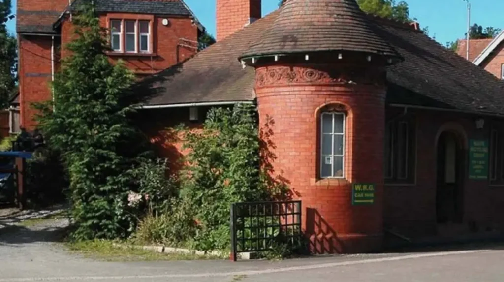 Which Hotels in Llangollen Wales Offer the Best Accommodation Options?