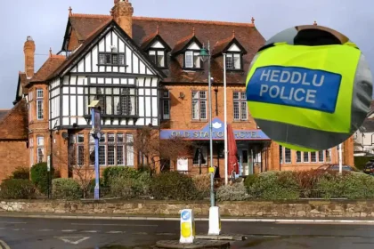 Llandudno Junction weapons and drugs arrest, Wales 2026