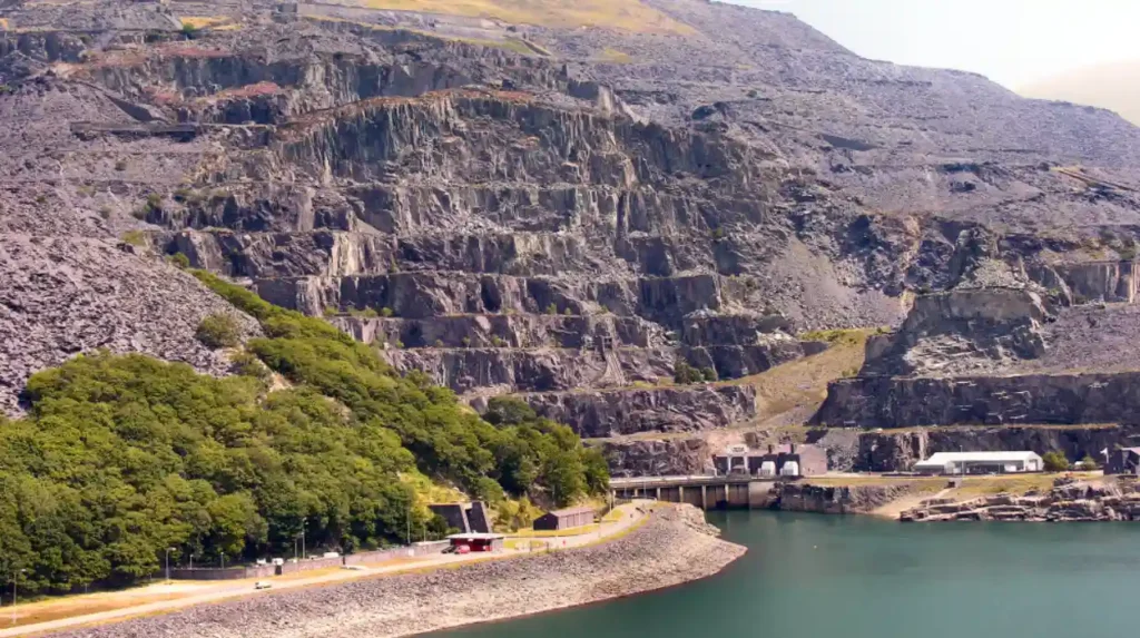 What Is Y Garn North Wales And Why Is It A Prominent Mountain Peak?