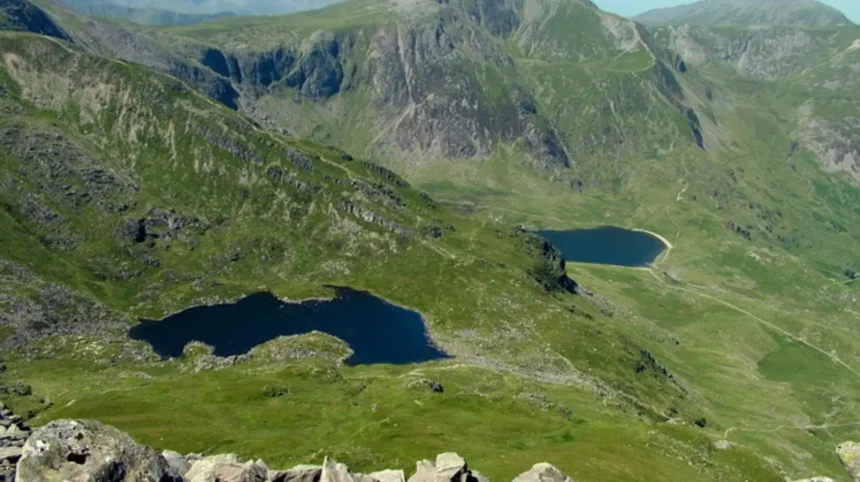 What Is Y Garn North Wales And Why Is It A Prominent Mountain Peak