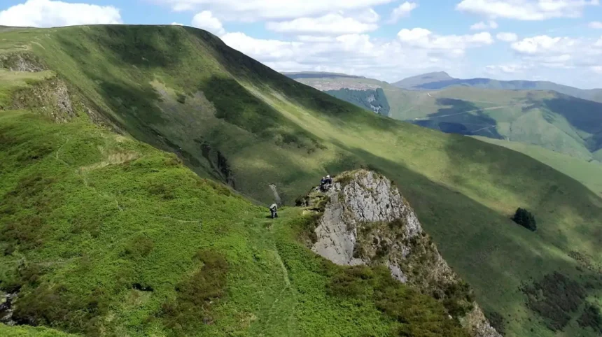 What is the Complete Guide to Brecon Beacons Wales for Explorers and Historians